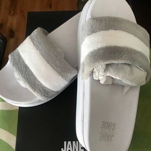 Sliders brand new never been worn